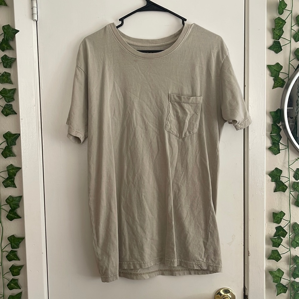 tan tshirt